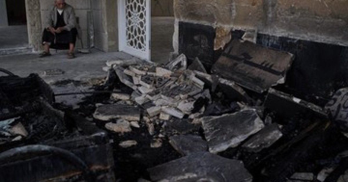 Masjid di Tepi Barat Dibakar dan Dicoreti, Diduga Pelaku Pemukim Israel