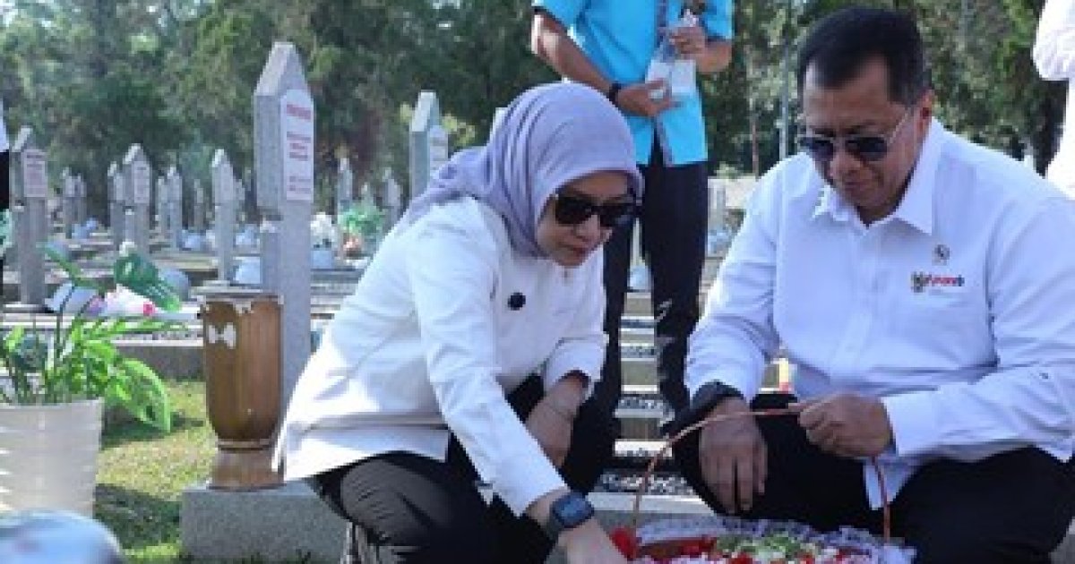 Menghormati Jejak Kepemimpinan: KemenPAN-RB Ziarah Makam Mantan Menteri Awali HUT Ke-67