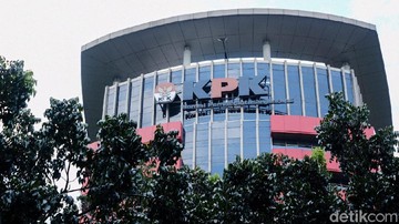 Dugaan Korupsi Kuota Haji Khusus: KPK Tetapkan Direktur Maktour dan Ketum Kesthuri Sebagai Tersangka