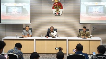 KPK Ungkap Alasan Eks Kadisdik Muara Enim Belum Berstatus Tersangka Dalam Kasus Suap Smart Board
