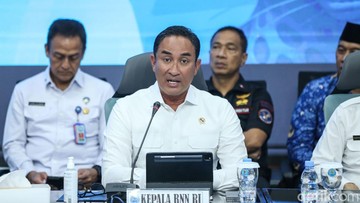 Sepuluh WNI Terindikasi Narkotika Diamankan BNN Usai Mendarat dari Bangkok di Bandara Soetta