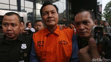 Terjepit Kasus Suap BPK, Bupati Muara Enim Nonaktif Diperiksa KPK Bersama Tersangka Lain
