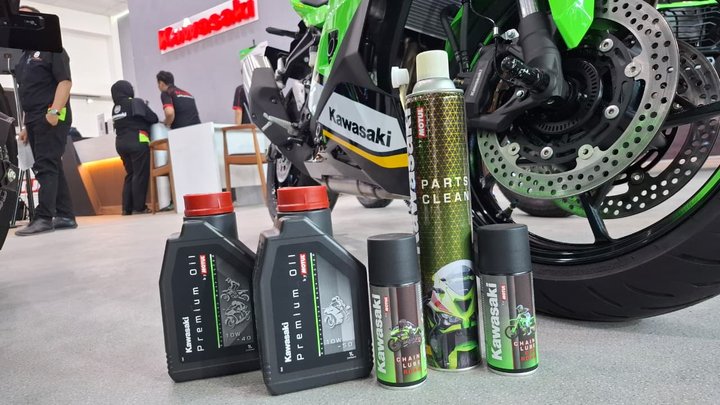 Ilustrasi: Pelumas Motul Kini Tersedia di Jaringan Resmi Kawasaki, Tingkatkan Kualitas Perawatan Motor Anda