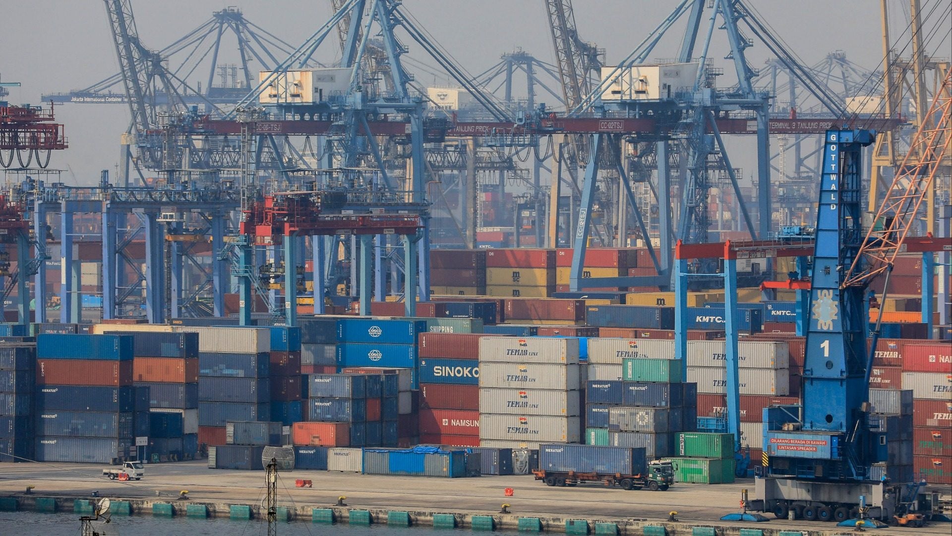 Kapasitas Pelabuhan Meningkat: Mungkinkah Dampak Domino Ekspansi Peti Kemas Mampu Menekan Biaya Logistik Nasional?