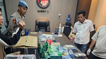 Dua Buronan Sabu Jaringan Internasional RI-Malaysia Diringkus di Riau, Puluhan Kg Narkoba Disita