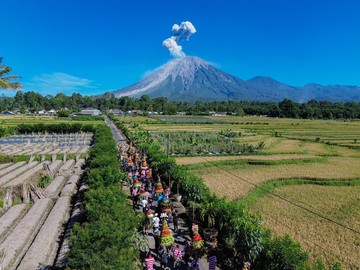 Semeru Menggeliat: Data Letusan Vulkanik Tertinggi di Nusantara Hingga Pertengahan Tahun 2026