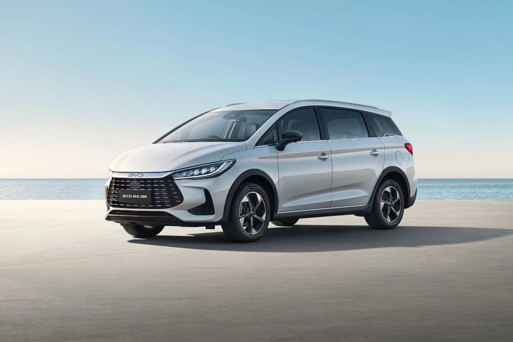 BYD M6 DM / BYD