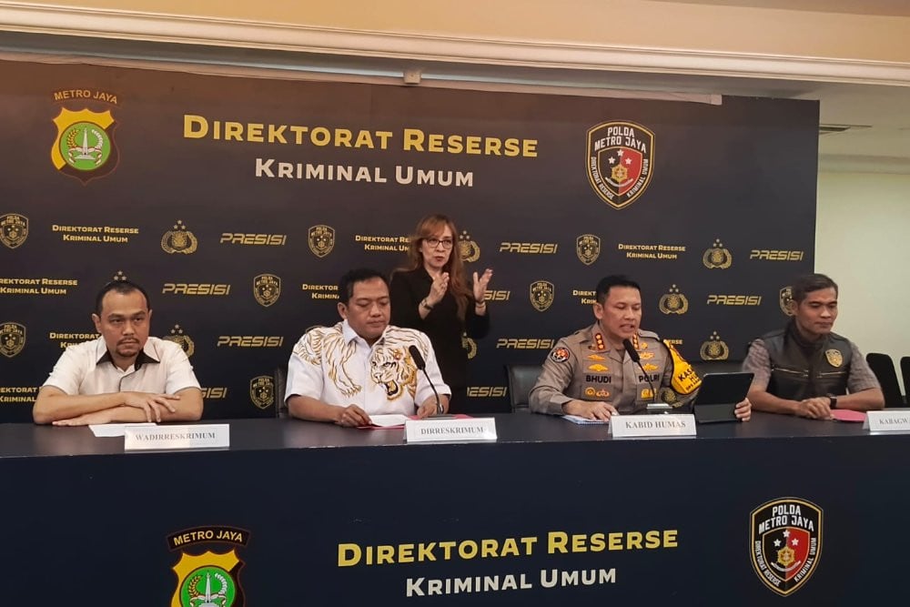 Direktur Reskrimum Polda Metro Jaya Kombes Iman Imanuddin hingga Kabid Humas Polda Metro Jaya, Kombes Budi Hermanto di Polda Metro Jaya, Kamis (18/12/2025). JIBI/Anshary Madya Sukma