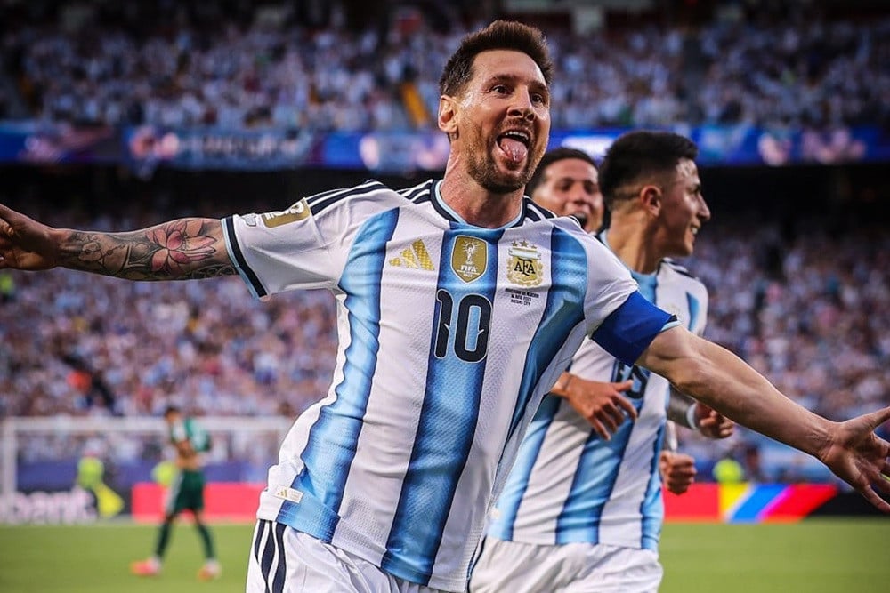 Federasi sepak bola Aljazair memprotes FIFA setelah Lionel Messi selamat dari kartu merah pada laga Piala Dunia 2026. / Instagram @afaseleccion.
