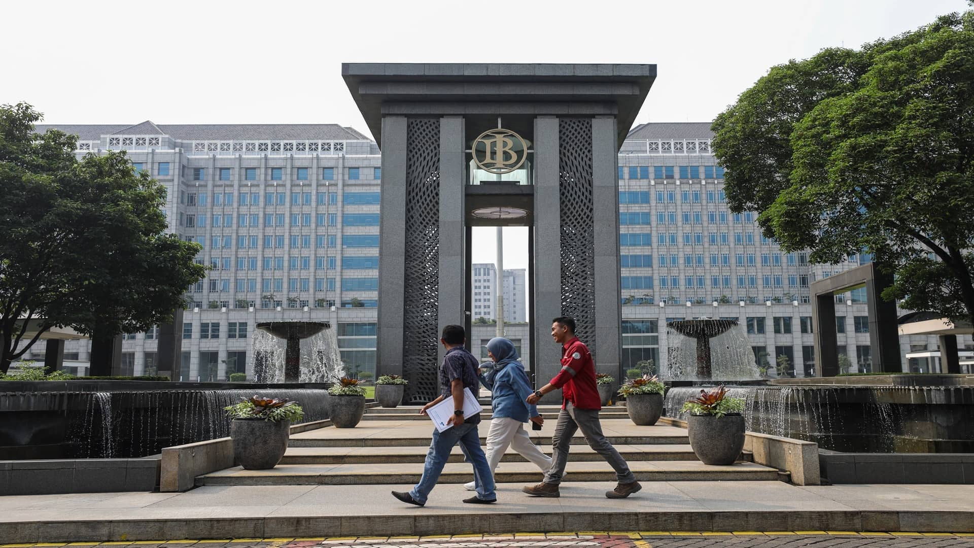 Strategi Bank BUMN Hadapi Kenaikan BI Rate: Antara Tekanan Pemerintah dan Keharusan Jaga Margin Keuntungan