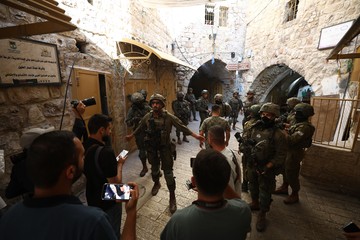 Akses Warga Palestina Dibatasi Saat Pemukim Israel Kunjungi Kota Tua Hebron