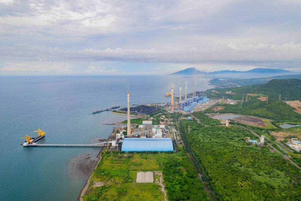 Foto udara PLTU Paiton di Kabupaten Probolinggo, Jawa Timur yang memasok kelistrikan sistem Jawa-Madura-Bali./Dok.PLN