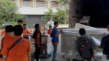 Akhir Era Hotel Sultan: Proses Pembongkaran Interior Dimulai, Barang-Barang Terangkut Kontainer