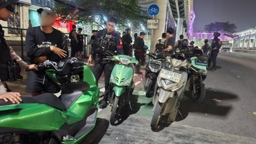 Patroli Gabungan Satbrimob Polda Metro Jaya Amankan Pelaku Curanmor di Tengah Operasi Malam Jakarta dan Sekitarnya