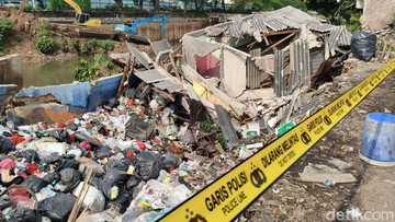 Abrasi Tepi Kanal Banjir Barat Sebabkan Rumah Warga di Benhil Jakarta Pusat Ambruk Dini Hari
