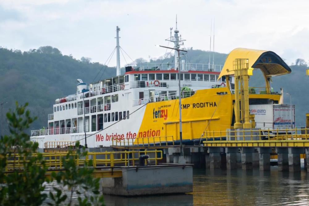 Kapal ferry ASDP