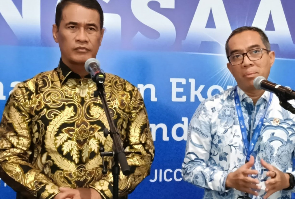 Mentan Amran Sulaiman (kiri) dengan Mendiktisaintek Brian Yuliarto (kanan). Foto: Ilham Pratama/Medcom.id