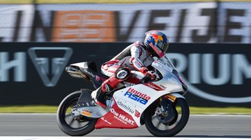 Dramatis di Assen: Quiles Rebut Kemenangan Moto3 Belanda, Veda Ega Pratama Terpaksa Mundur Pasca Kecelakaan