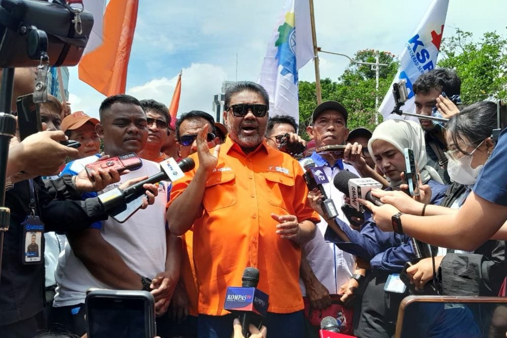 Penasihat Khusus Presiden Bidang Ketenagakerjaan dan Kesejahteraan Buruh Said Iqbal saat ditemui di sekitar Kawasan Monas dalam aksi demo Penolakan UMP DKI Jakarta, Senin (29/12/2025). - BISNIS/Alifian Asmaaysi.