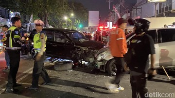 Kronologi Kecelakaan Beruntun Libatkan Lima Kendaraan di Semarang, Sopir Hyundai Langsung Kabur