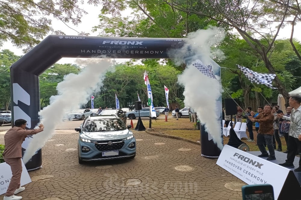 Seremoni penyerahan perdana Suzuki Fronx ke konsumen pada Sabtu (5/7/2025) di Jakarta Pusat./Bisnis-Rizqi Rajendra