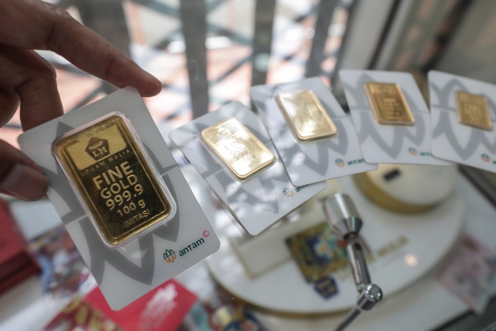 Tren Harga Emas Antam Hari Ini: Koreksi Tipis di Awal Pekan, Cek Detail Buyback