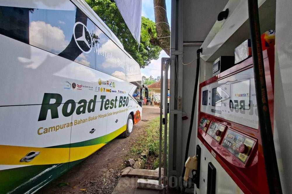 Uji coba bahan bakar biodiesel campuran 50% atau B50 terhadap 9 jenis kendaraan di Lembang, Bandung, Jawa Barat, Selasa (21/4/2026).