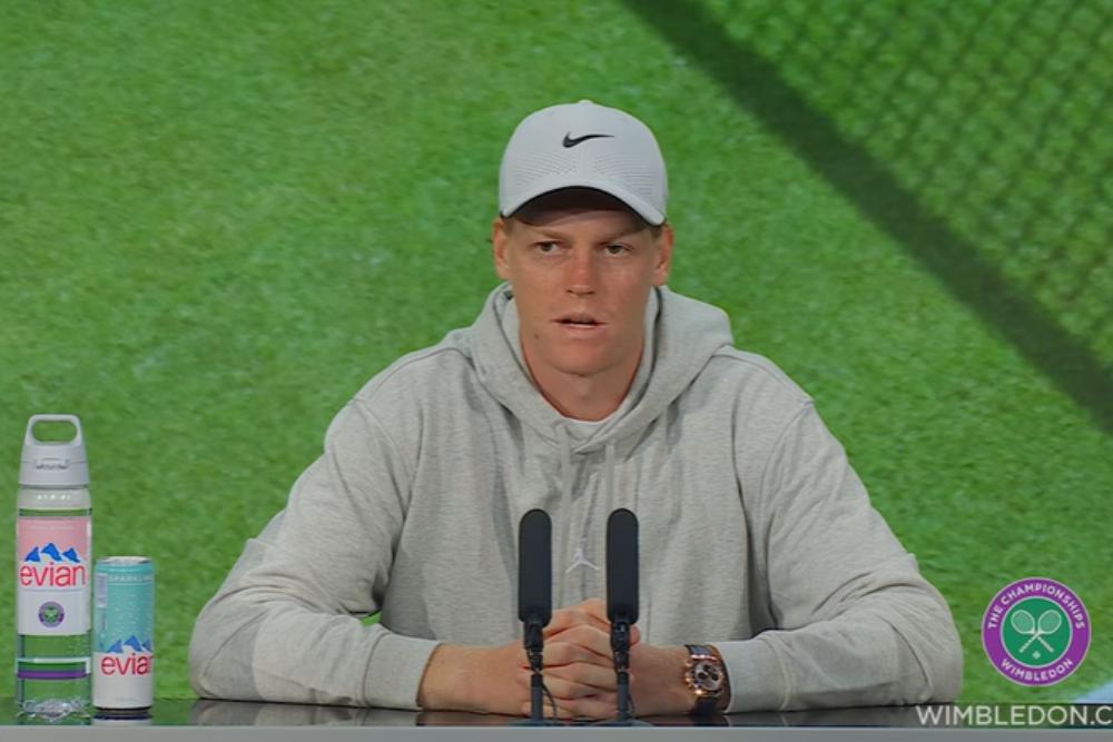 Jannik Sinner di Wimbledon 2026/Youtube Wimbledon