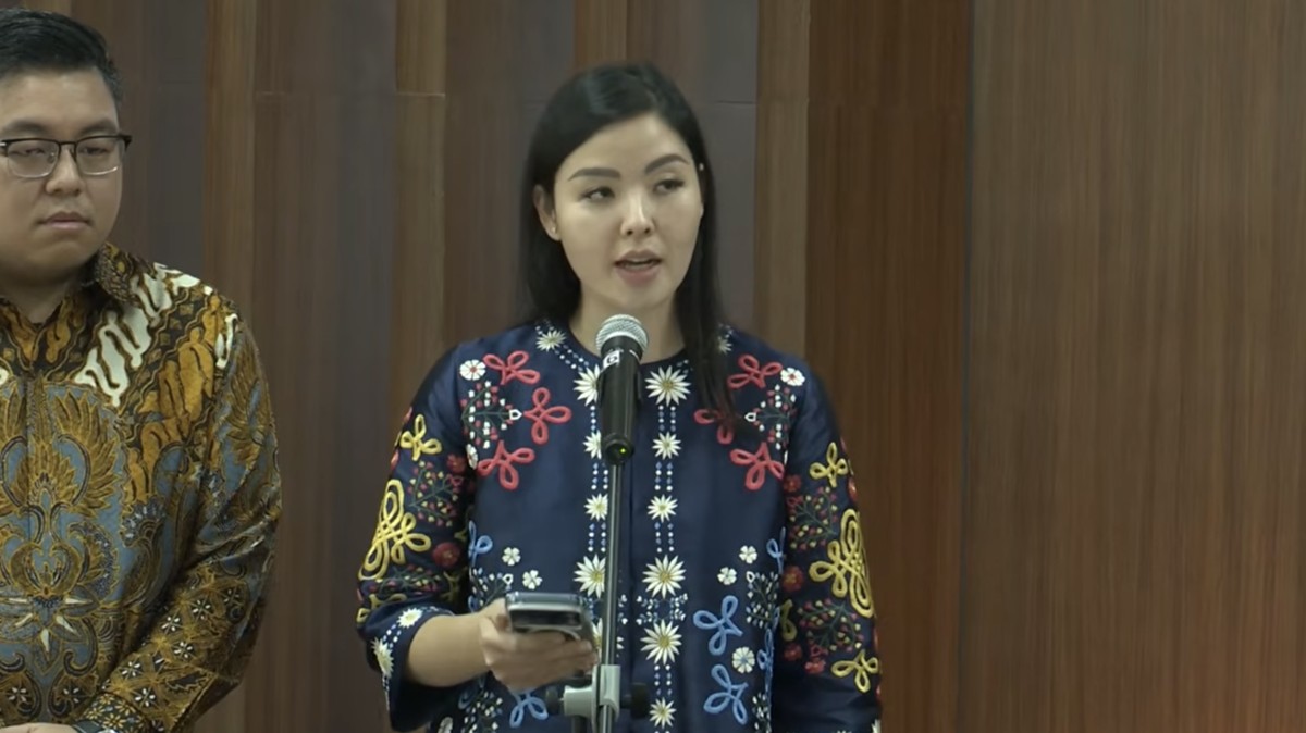 Foto: Senior Director of Tokopedia and TikTok E-commerce Indonesia, Stephanie Susilo saat menyampaikan keterangan pers  terkait dengan beredarnya isu PHK di Tokopedia yang disampaikan di Jakarta, Senin (6/7/2026). (Tangkapan Layar Youtube/Sin Po Tv)