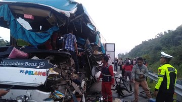 Sopir Bus Maut di Tol Permai Riau Kabur Usai Tewaskan Dua Penumpang, Polisi Buru Pelaku