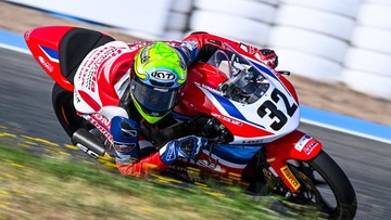 Kiandra Ramadhipa Raih Podium Tertinggi di Sachsenring, Perkuat Posisi di Red Bull MotoGP Rookies Cup