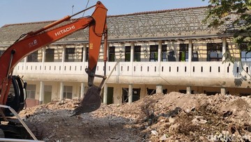 Kontroversi Pembongkaran SDN Pocin 1: Warga Pertanyakan Urgensi Proyek Rp 15,7 Miliar