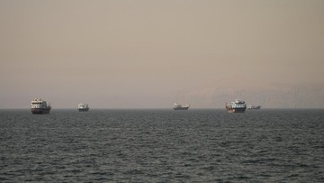 Insiden Selat Hormuz: Rudal Iran Hantam Dua Kapal Tanker UEA, Satu Awak Tewas