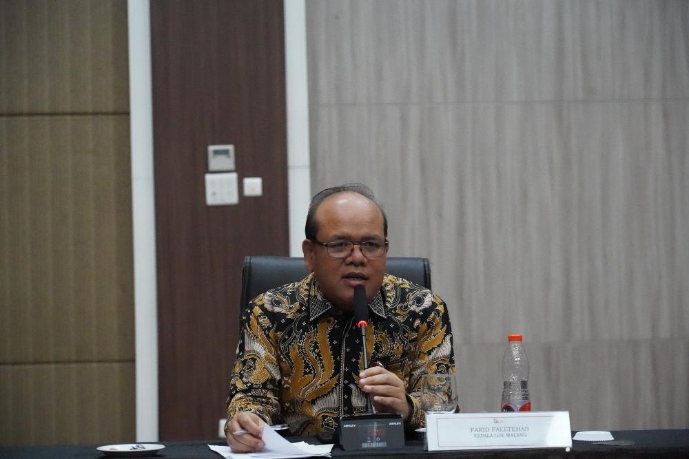 Kepala OJK Malang, Farid Faletehan. Istimewa