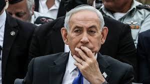 Foto: Perdana Menteri Israel Benjamin Netanyahu menghadiri upacara peringatan Hari Peringatan Prajurit Gugur Israel, atau Yom HaZikaron, di Pemakaman Militer di Gunung Herzl di Yerusalem pada 21 April 2026. (via REUTERS/ILIA YEFIMOVICH)