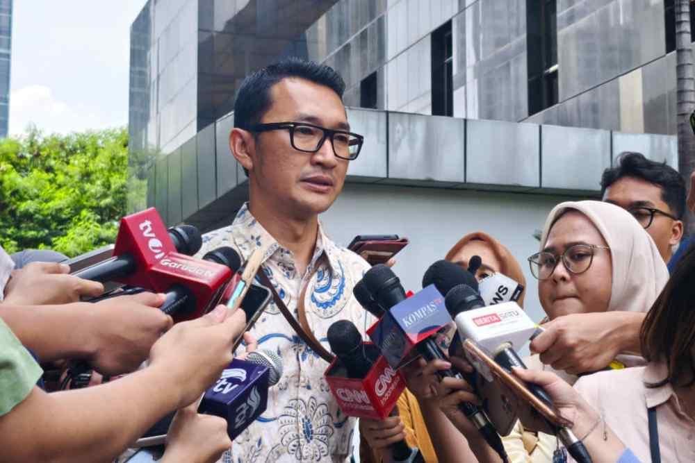 Juru Bicara KPK, Budi Prasetyo di kompleks Gedung Merah Putih KPK, Jakarta, Jumat (27/11/2025)/Bisnis-Anshary Madya Sukma