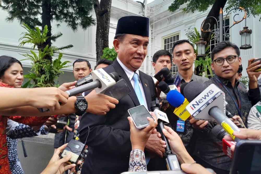 Menteri Koordinator Bidang Hukum, Hak Asasi Manusia, Imigrasi, dan Pemasyarakatan (Menko Kumham Imipas) Yusril Ihza Mahendra./Bisnis-Fahmi Burhan