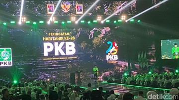 Cak Imin Sapa Tokoh Nasional di Harlah PKB, Sebut Zulhas Sahabat Setia