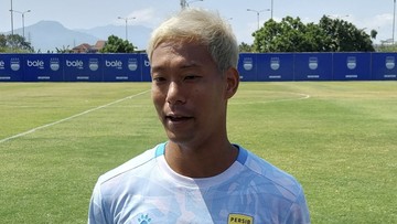 Pemain anyar Persib Bandung, Gakuto Notsuda mengaku alami cedera sebelum resmi bergabung dengan tim. (CNN Indonesia/Cesar)