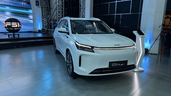 Ilustrasi: Ribuan Konsumen Indonesia Sambut Mobil Hybrid DFSK E5 Plus dengan Pesanan Membludak