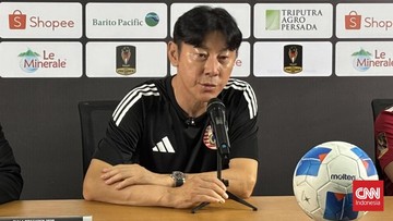 Debut Shin Tae Yong Berujung Kontroversi: Gol Bunuh Diri dan Keputusan Wasit yang Dipertanyakan