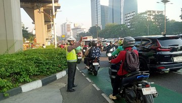 Lalin di Jl MT Haryono Arah Pancoran Macet (Foto: Dok. Istimewa Twitter TMC Polda Metro Jaya)